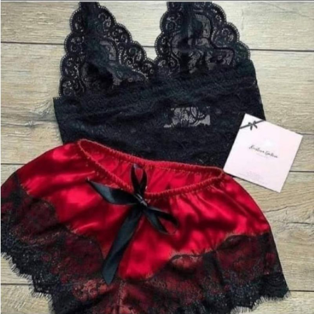 NWT Lace V-Neck Pajamas Set Nightwear
